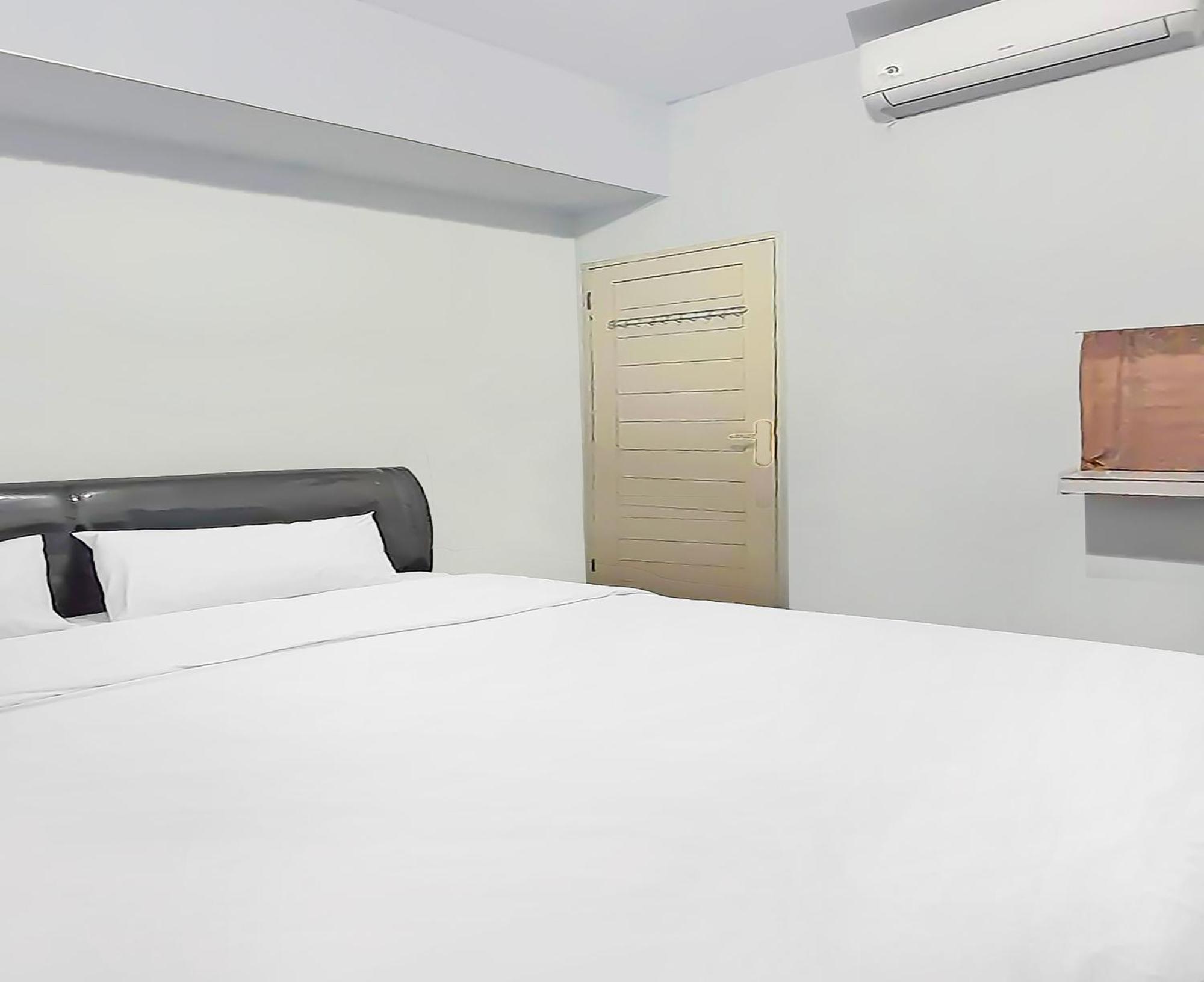 Spot On 92236 Kediri Family Homestay Medan Kültér fotó